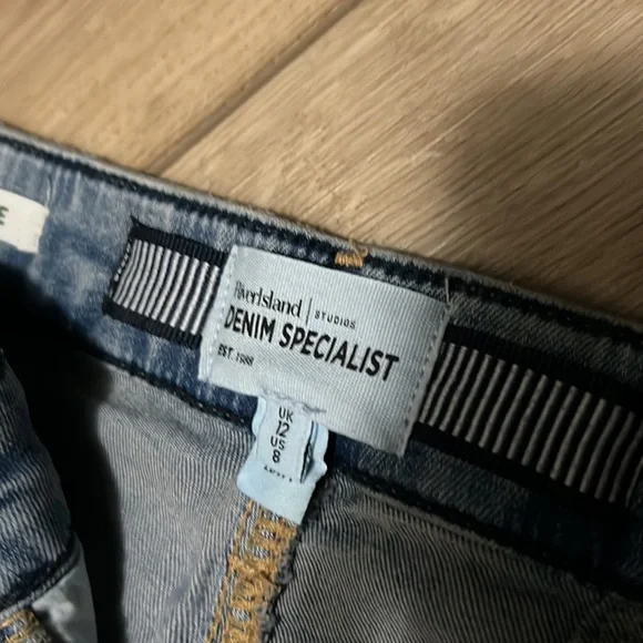 Too small - Picture 5 of 6